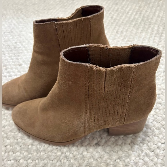 ALDO brown suede ankle boot, size 6 - Picture 3 of 3